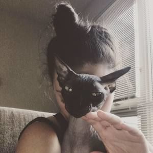 Meet your Posher, Justine